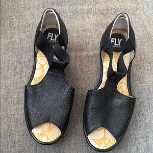 Fly London Black T-Strap Sandals with Peep-Toe Design size 39